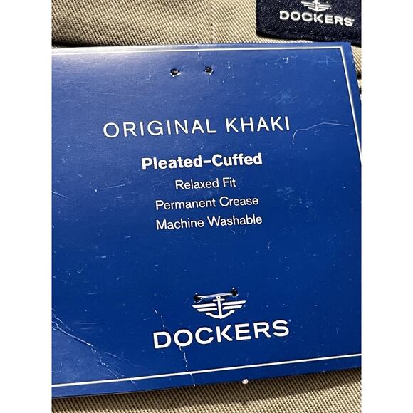 Dockers Men’s Pants 44x32 Original Khaki Relaxed Pleated Cuffed 100% Cotton NWT - Picture 7 of 8